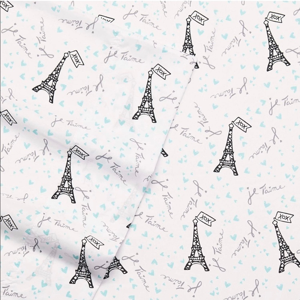 Betsey Johnson queen sheet set Je T’Aime Paris